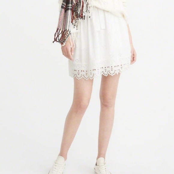 White eyelet skirt - Picture 2 of 2